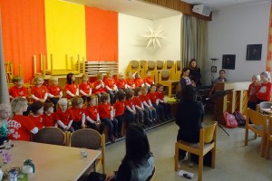 Der Wolfbusch Kinderchor am Adventsbasar