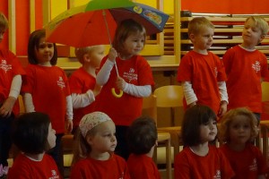 Der Wolfbusch Kinderchor am Adventsbasar